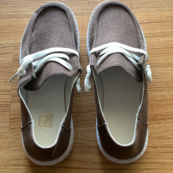 Slip on shoes (New) - Picture 2 of 7